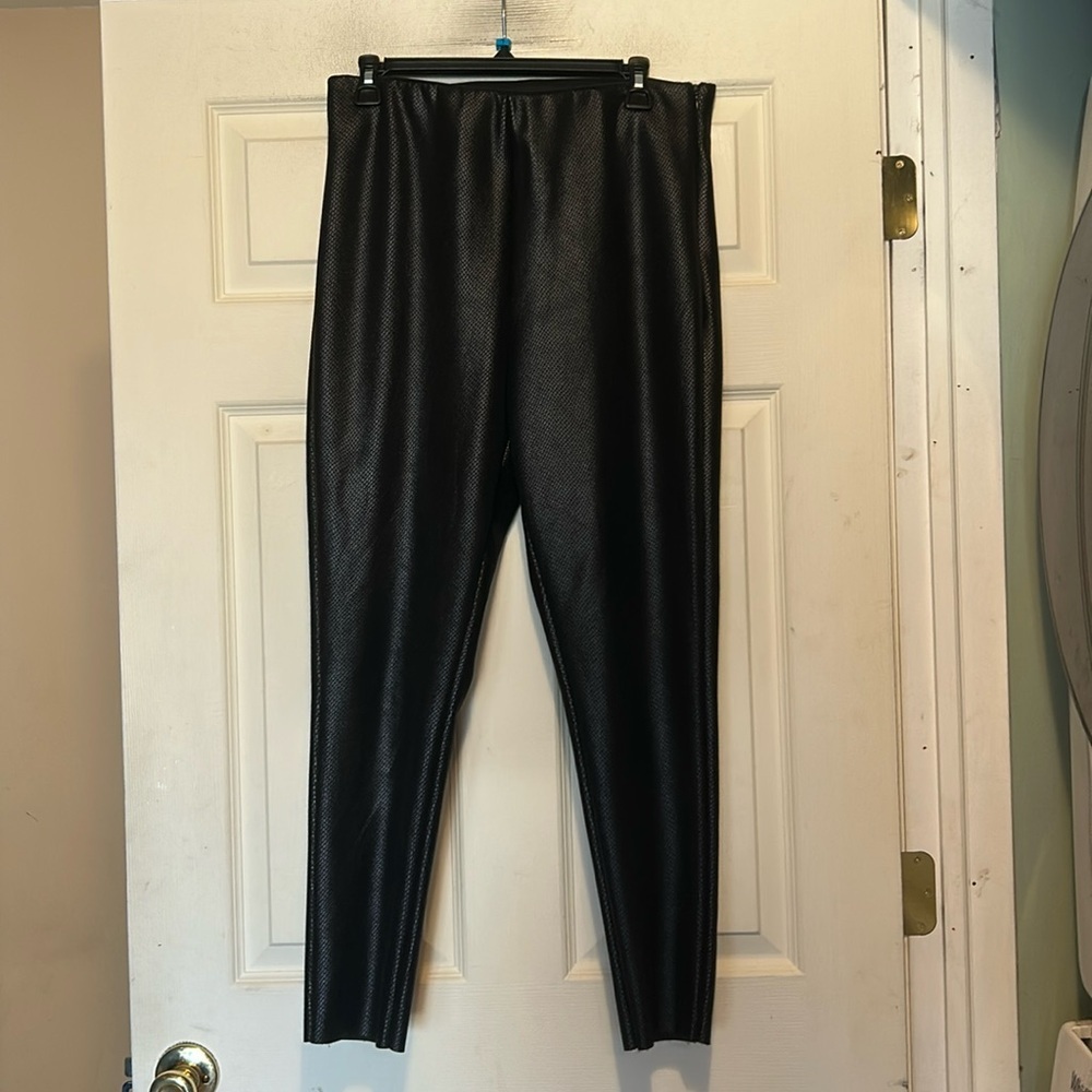 Tahari Faux Leather Pants Size Large Black